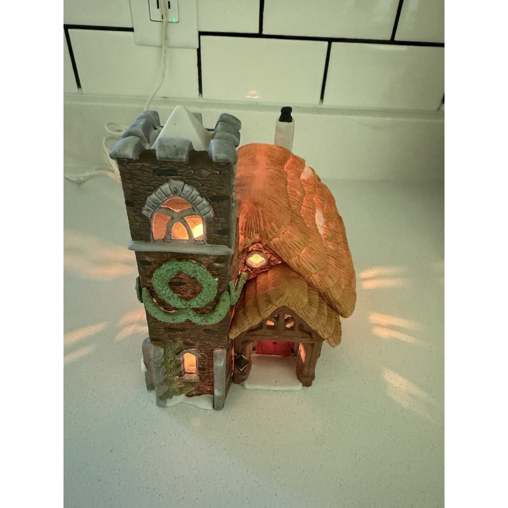 Department 56 "Ivy Glen Church" Dickens Village Christmas with box light